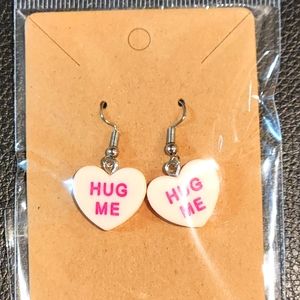 Conversation Heart "Hug me" fashion earrings NIP
